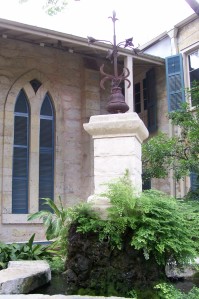 Photo of the Ruth Roby Johnson fountain at the Southwest School of Art & Craft