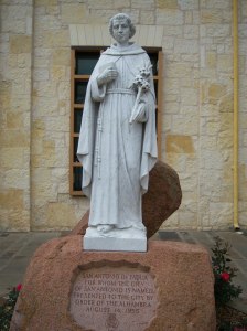 Photo of statue of San Antonio de Padua.